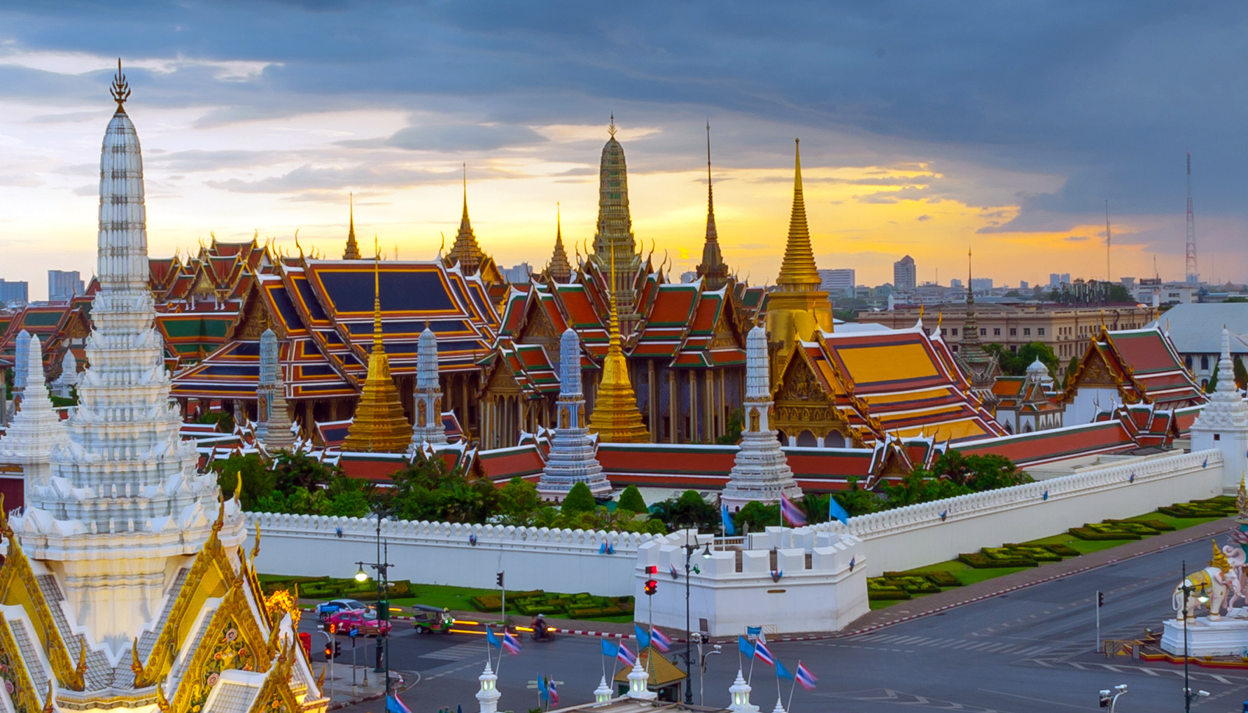 45-480-Temple-complex-Wat-Phra-Kaew (1)